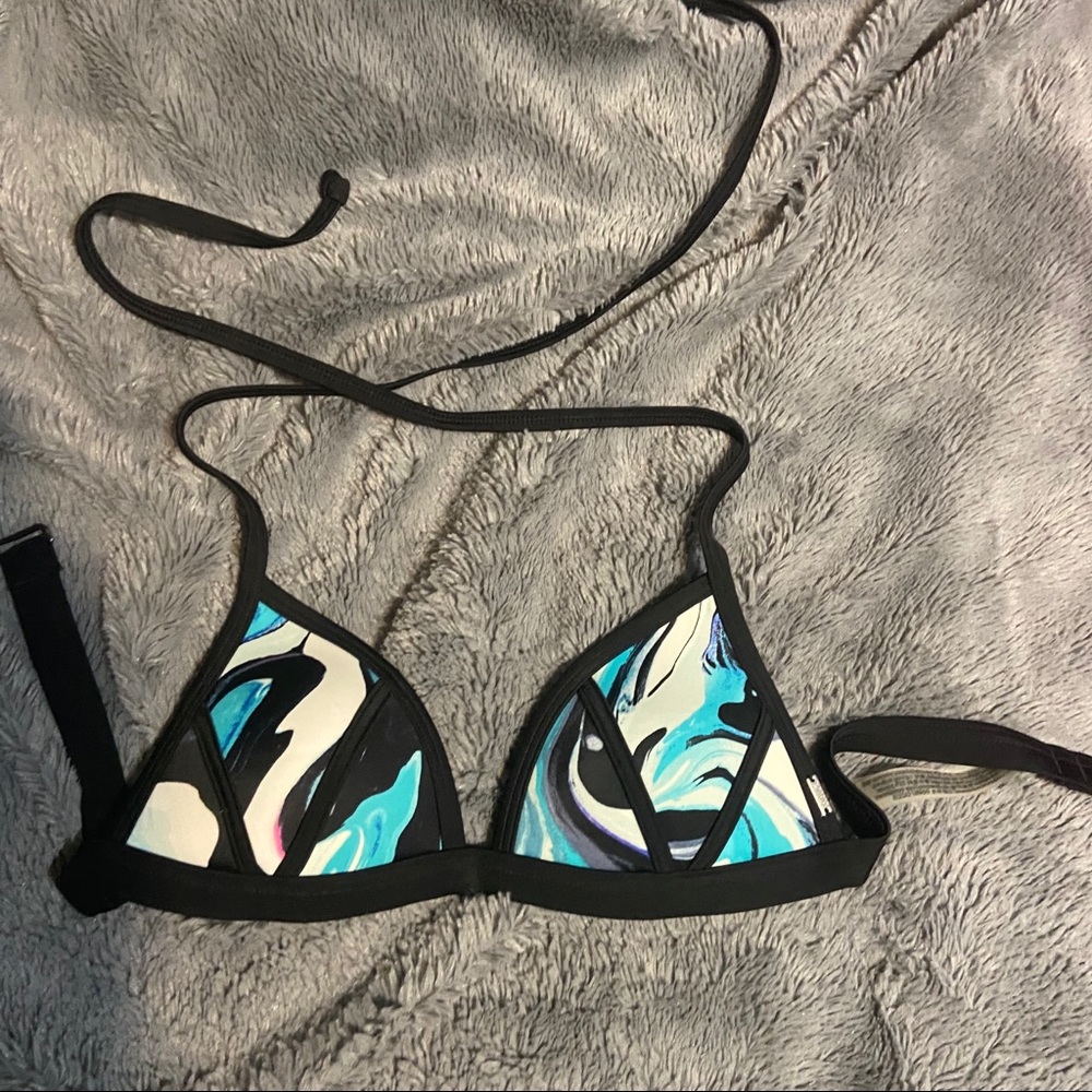 PINK Victoria’s Secret blue bikini top
